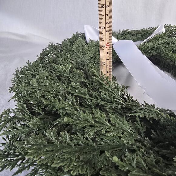 Artifical Pine Wreath Green with White Bow 20" New - Picture 6 of 7